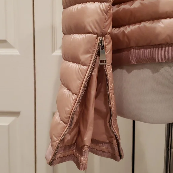 MONCLER ALOSE FOUR FRONT POCKETS SHORT PUFFER JACKET